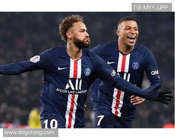 巴黎圣日耳曼与那不勒斯激战正酣比分揭晓引发球迷热议